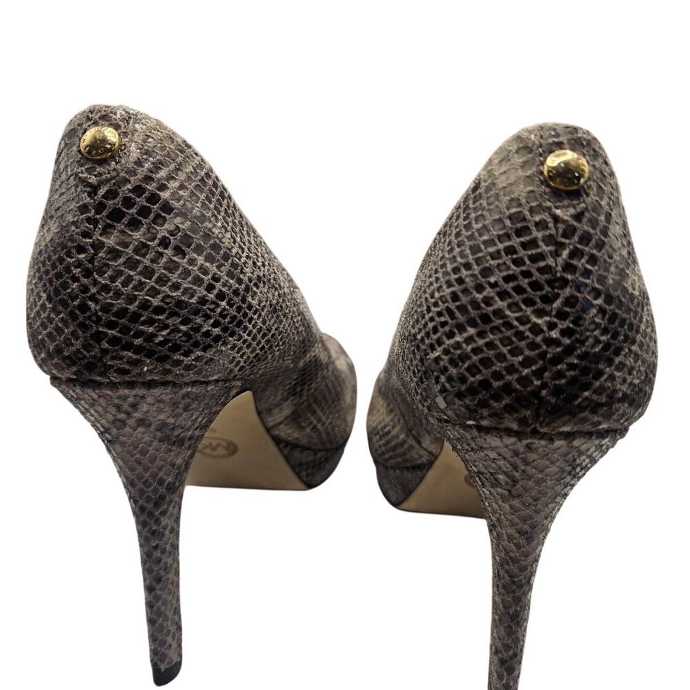 Michael Kors Snake skin Heels Gold Logo Hardware 4.5" Heel Sz 9M - Picture 6 of 11